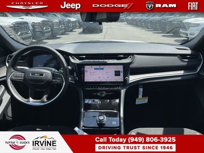 2026 Jeep Grand Cherokee Laredo Altitude