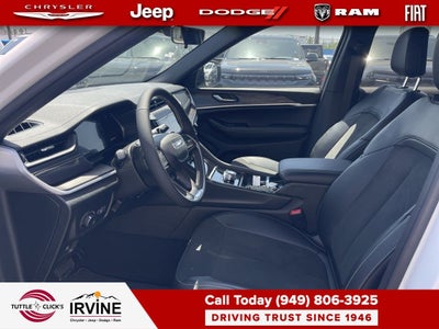 2026 Jeep Grand Cherokee Laredo Altitude