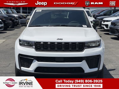 2026 Jeep Grand Cherokee Laredo Altitude