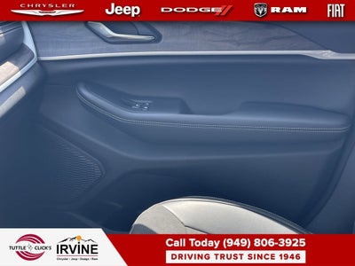 2026 Jeep Grand Cherokee Laredo Altitude