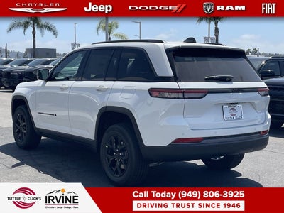 2026 Jeep Grand Cherokee Laredo Altitude