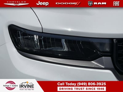 2026 Jeep Grand Cherokee Laredo Altitude