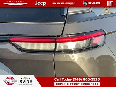 2026 Jeep Grand Cherokee Laredo Altitude