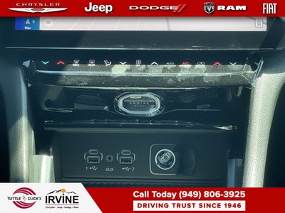 2026 Jeep Grand Cherokee Laredo Altitude