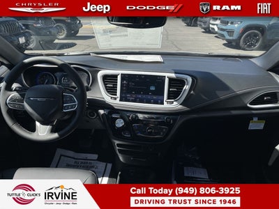 2027 Chrysler Pacifica Select