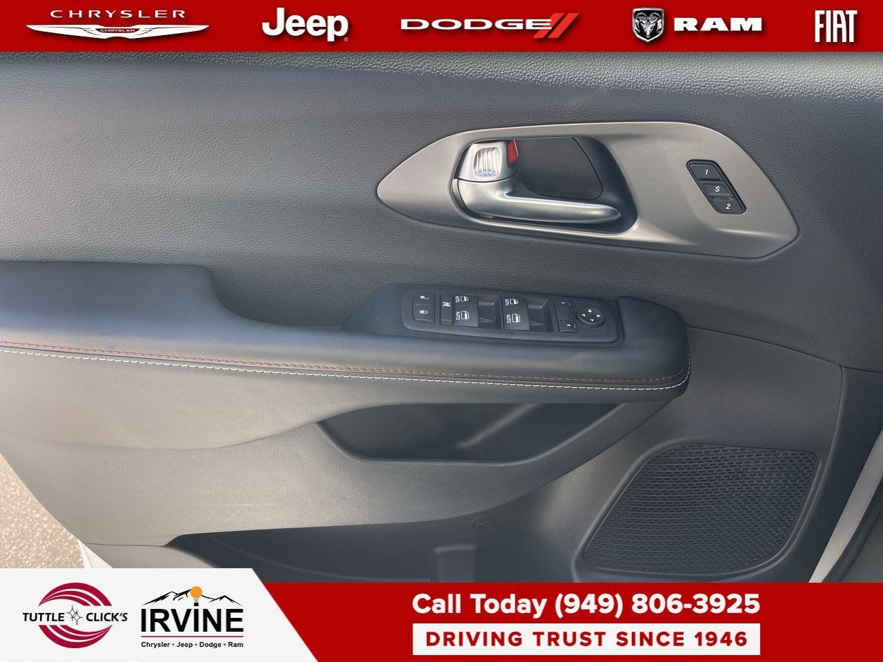 2027 Chrysler Pacifica Select