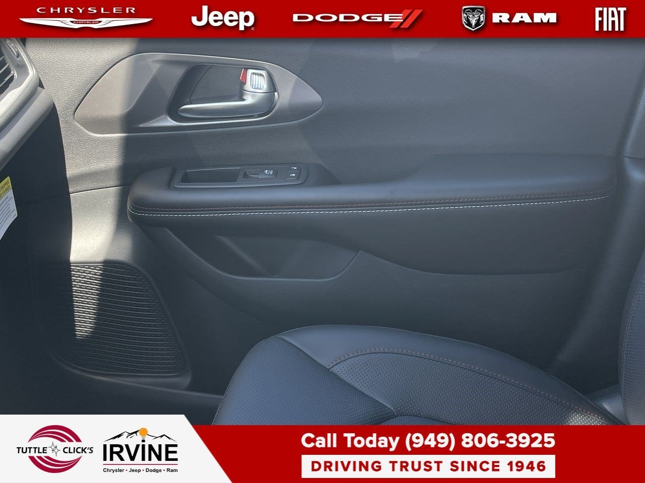 2027 Chrysler Pacifica Select