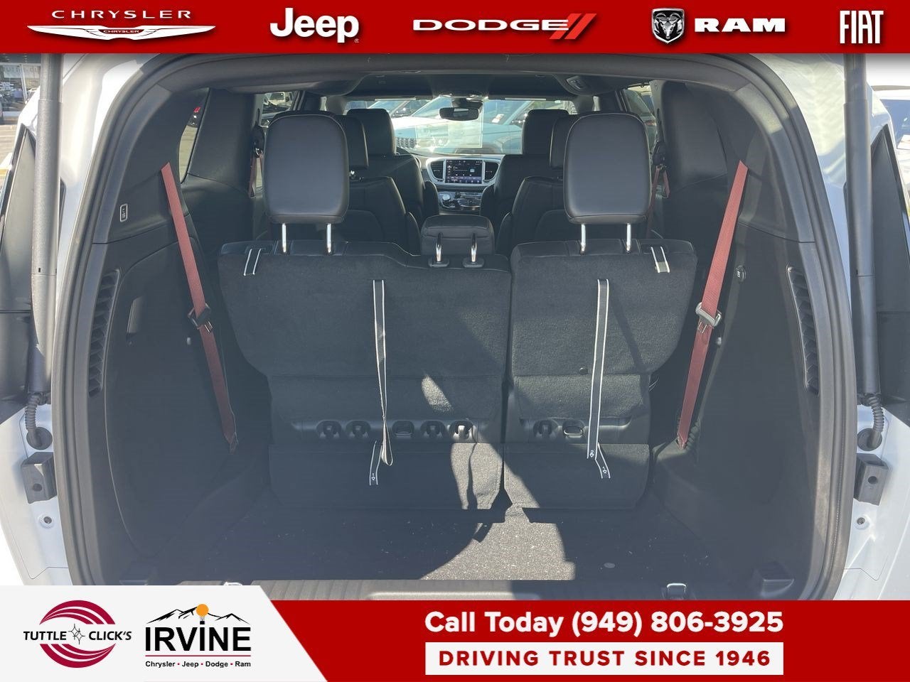 2027 Chrysler Pacifica Select