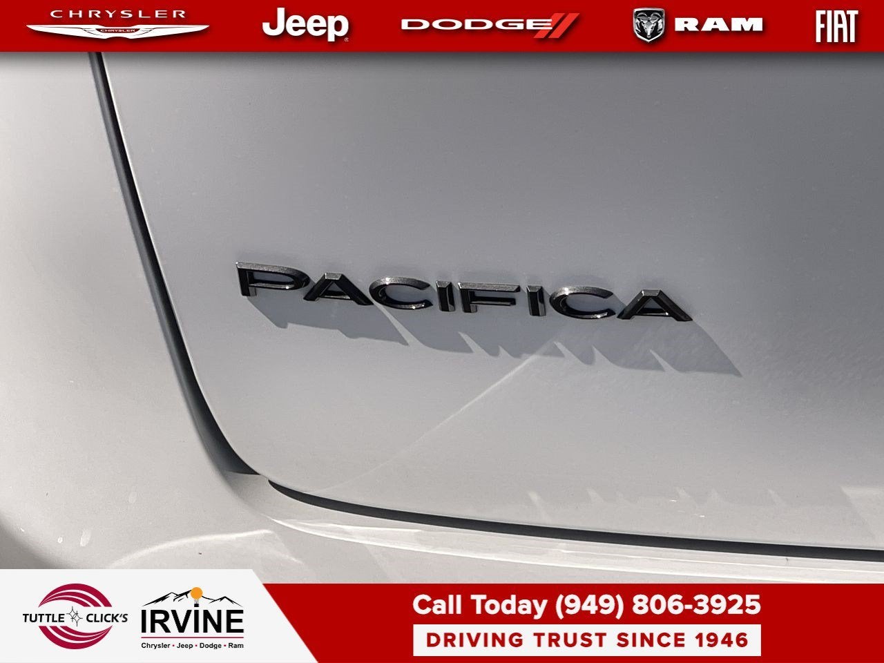 2027 Chrysler Pacifica Select