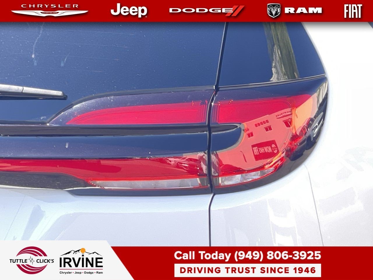 2027 Chrysler Pacifica Select