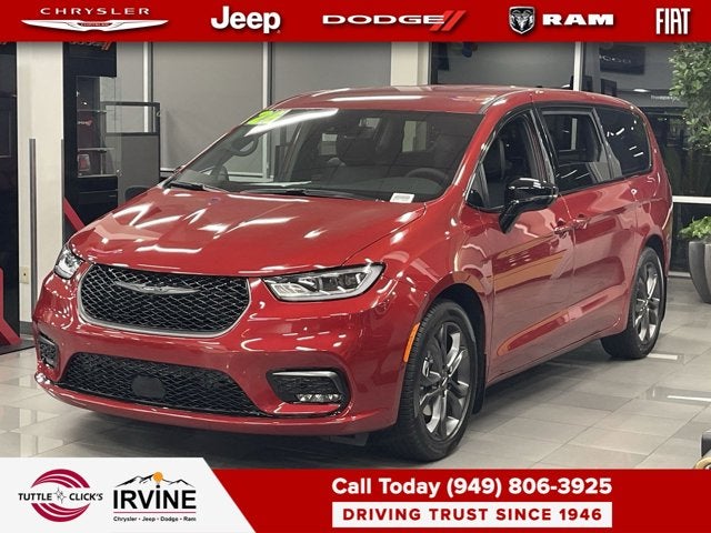 2026 Chrysler Pacifica Select