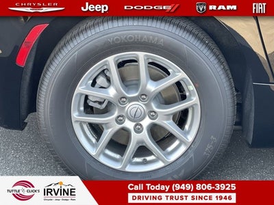 2025 Chrysler Voyager LX