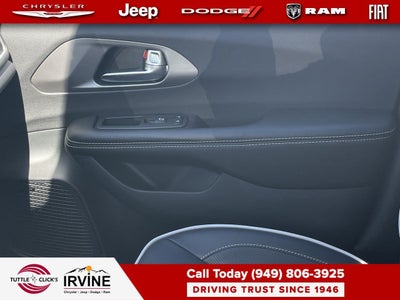2027 Chrysler Pacifica Limited