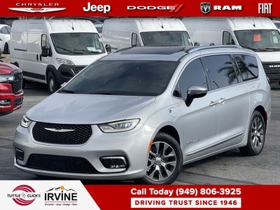 2023 Chrysler Pacifica Hybrid Pinnacle