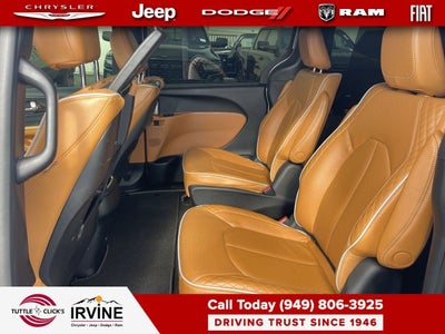 2023 Chrysler Pacifica Hybrid Pinnacle