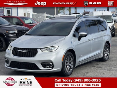 2023 Chrysler Pacifica Hybrid Pinnacle