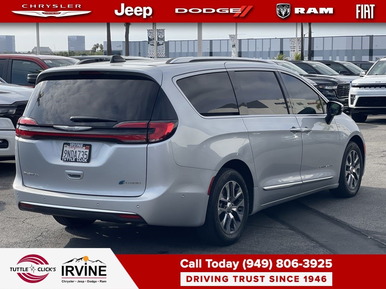 2023 Chrysler Pacifica Hybrid Pinnacle