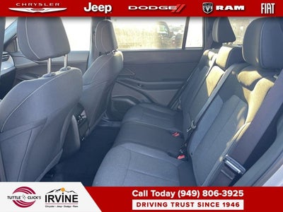 2026 Jeep Cherokee Laredo