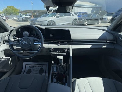 2025 Hyundai Elantra SEL Convenience