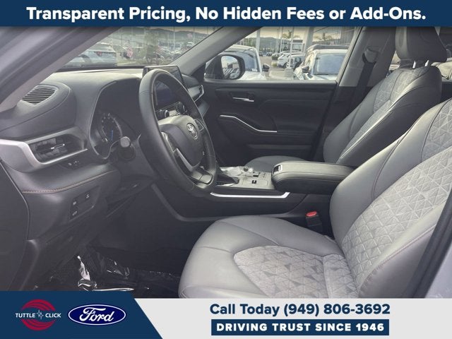 2023 Toyota Highlander Hybrid Bronze Edition