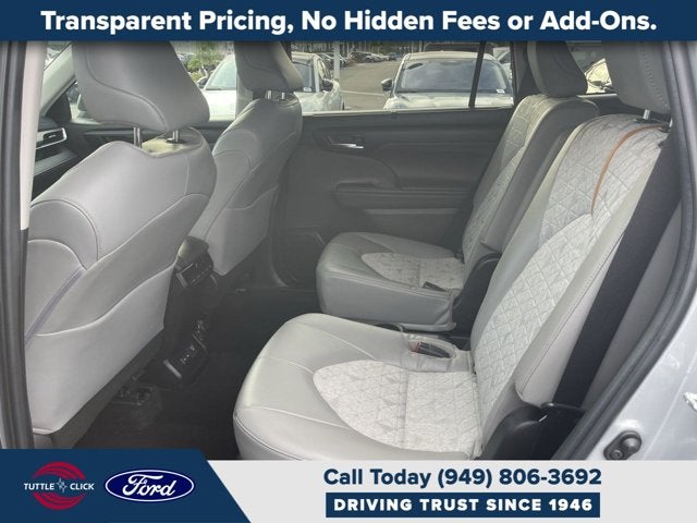 2023 Toyota Highlander Hybrid Bronze Edition