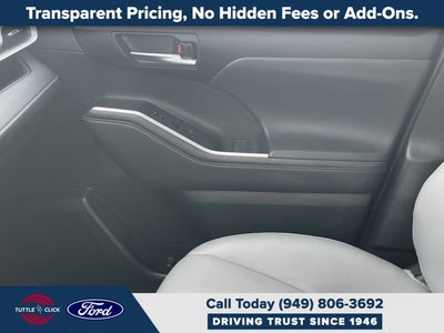 2023 Toyota Highlander Hybrid Bronze Edition