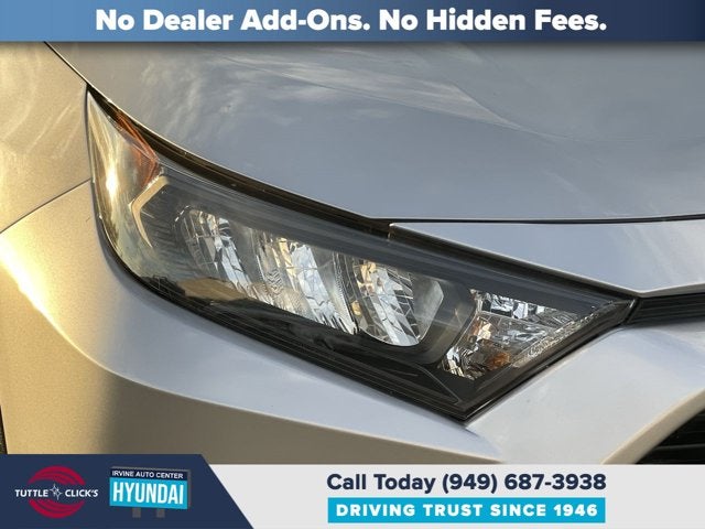 2020 TOYOTA TRUCK RAV4 LE
