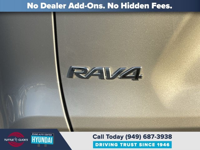 2020 TOYOTA TRUCK RAV4 LE