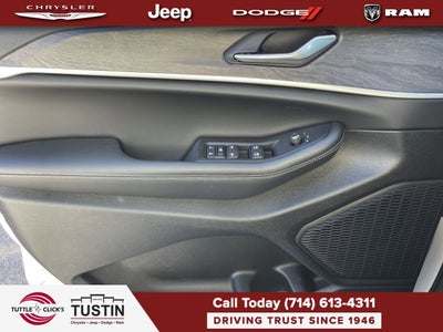 2026 Jeep Grand Cherokee Laredo