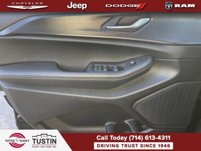 2025 Jeep Grand Cherokee L Laredo 4x2
