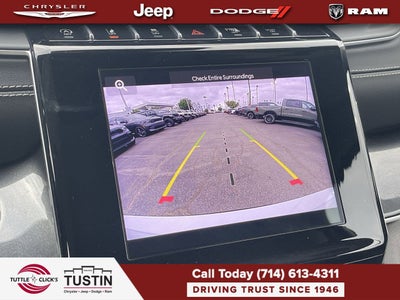 2023 Jeep Grand Cherokee L Laredo 4x2