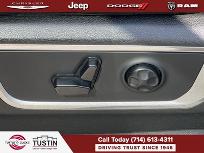 2020 RAM 1500 Laramie Crew Cab 4x4 5'7' Box