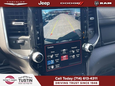 2020 RAM 1500 Laramie Crew Cab 4x4 5'7' Box