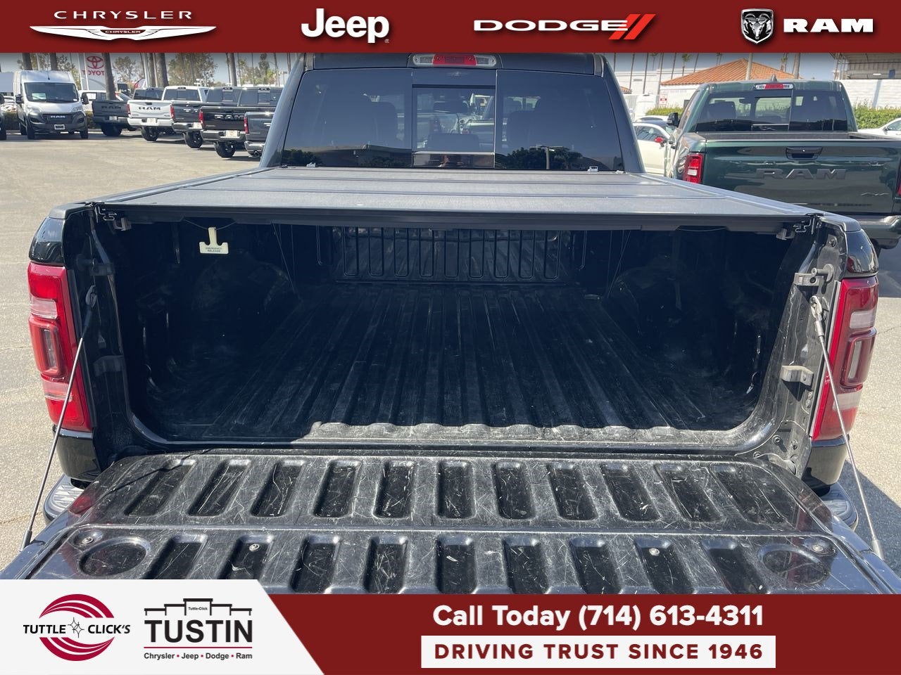 2020 RAM 1500 Laramie Crew Cab 4x4 5'7' Box