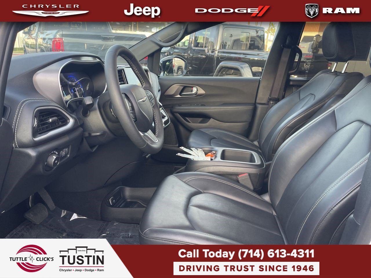 2025 Chrysler Pacifica Select