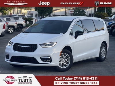 2026 Chrysler Pacifica Select