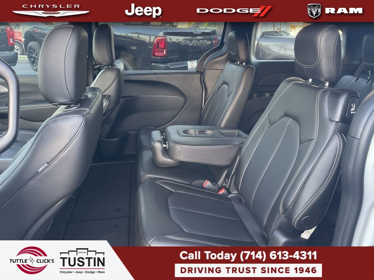 2026 Chrysler Pacifica Select