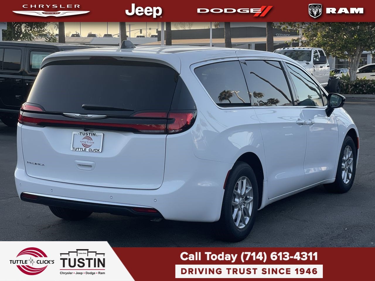 2026 Chrysler Pacifica Select