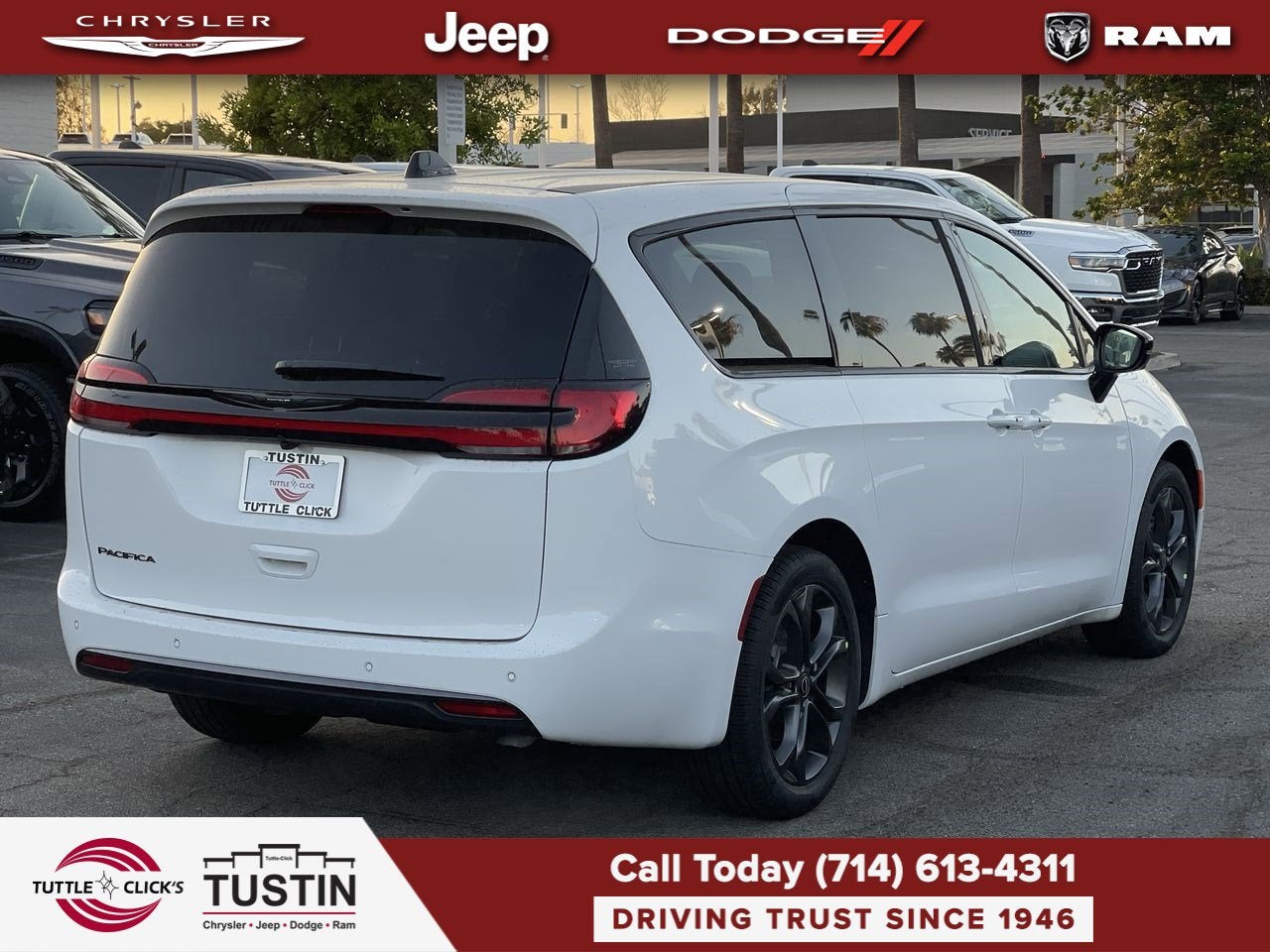 2026 Chrysler Pacifica Select