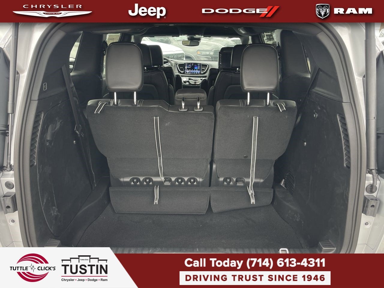 2026 Chrysler Pacifica Select