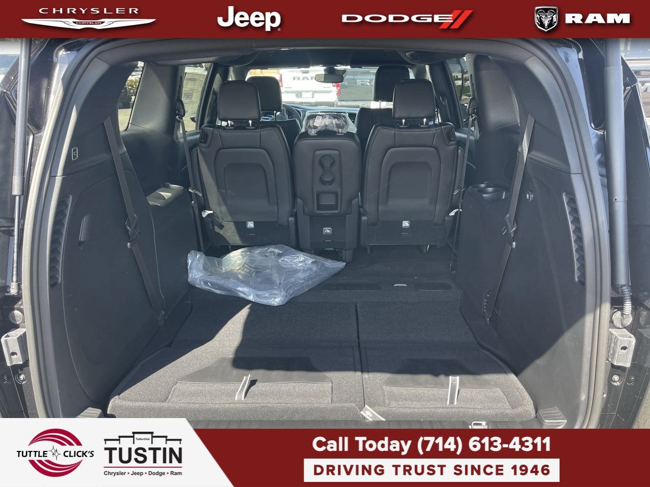 2026 Chrysler Pacifica Select