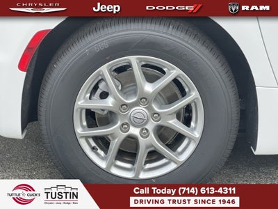 2026 Chrysler Pacifica Select