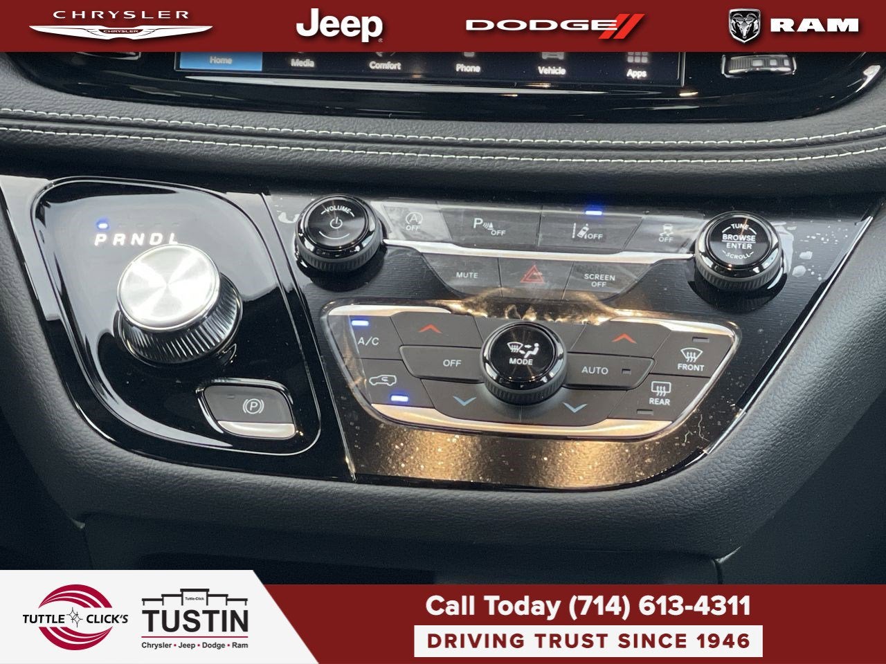 2026 Chrysler Pacifica Select