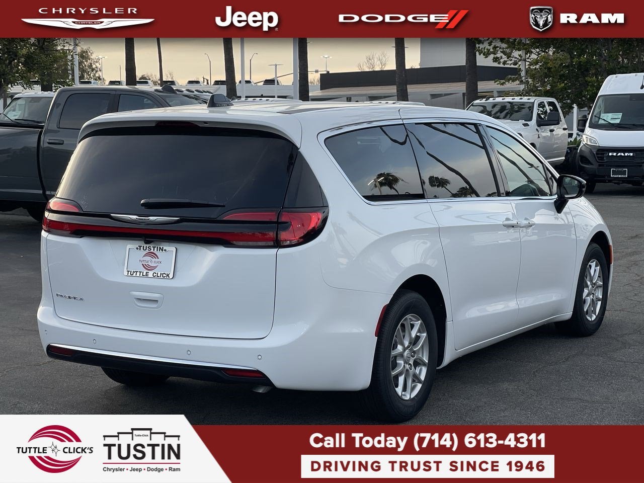 2026 Chrysler Pacifica Select