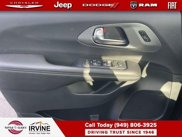 2027 Chrysler Pacifica PACIFICA SELECT