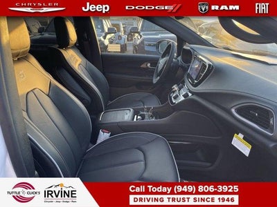 2027 Chrysler Pacifica PACIFICA LIMITED AWD