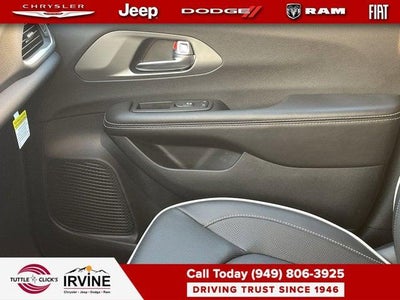 2027 Chrysler Pacifica PACIFICA LIMITED AWD