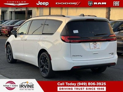 2027 Chrysler Pacifica PACIFICA LIMITED AWD