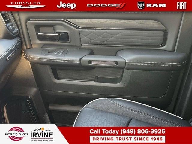 2026 RAM 3500 RAM 3500 LIMITED CREW CAB 4X4 6'4' BOX