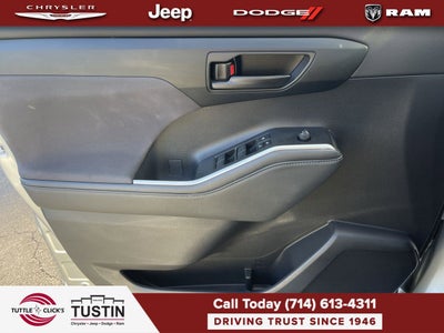 2023 Toyota Highlander Hybrid LE